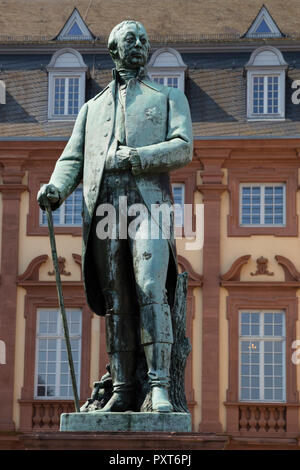 Karl Friedrich von Baden, Statue, Schlossplatz, Mannheim, Baden-Württemberg, Deutschland Stockfoto