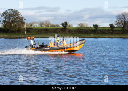 Hafenmeister Bereitschaftsboots an Geschwindigkeit auf dem Lough Neagh in der Nähe von Kinnego Marina, Oxford Island, N. Irland. Stockfoto