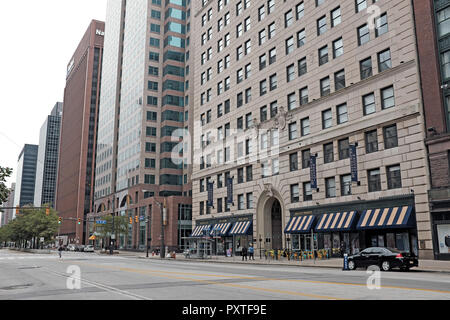 Die Beaux-arts Style Leader Gebäude, an Superior Avenue, in der Innenstadt von Cleveland, Ohio, USA, ist für die Tageszeitung einmal in produzierte es genannt. Stockfoto