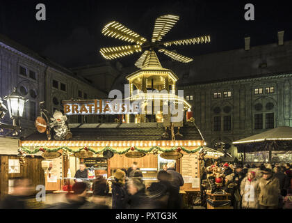 Weihnachtsmarkt im Kaiserhof der Residenz in München, Bayern, Deutschland, Weihnachtsmarkt in der Residenz in München, Bayern, Deutschland, christkindlm Stockfoto