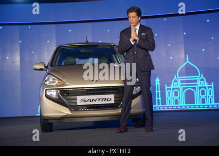 New Delhi, Indien. 23 Okt, 2018. Bollywood Schauspieler Shaharukh Khan bei der Einführung aller neuen Hyundai Santro. Credit: Jyoti Kapoor/Pacific Press/Alamy leben Nachrichten Stockfoto