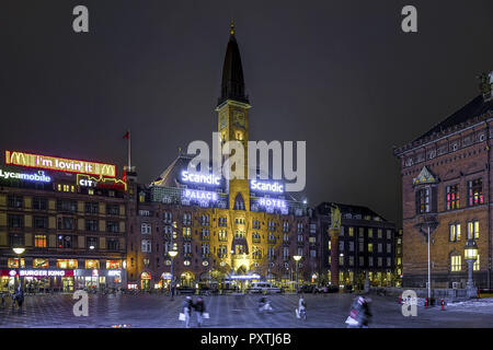 Hotel Palace am Rathausplatz bei Nacht, radhus Pladsen, Kopenhagen, Dänemark, Skandinavien, Europa, Hotel Palace auf dem Rathausplatz in der Nacht, Radhusp Stockfoto