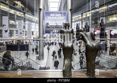 Bronzeskulpturen im Flughafen von Kopenhagen, Kopenhagen-Kastrup, England, Europa, Bronze Skulpturen im Flughafen Kopenhagen Kastrup, Dänemark, Europa, Stockfoto