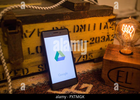 Die Google Drive Anwendung gesehen auf einem Sony Smartphone angezeigt. Stockfoto