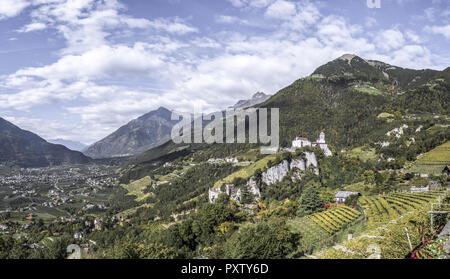 Schloss Tirol in der Nähe von Meran, Italien Stockfoto