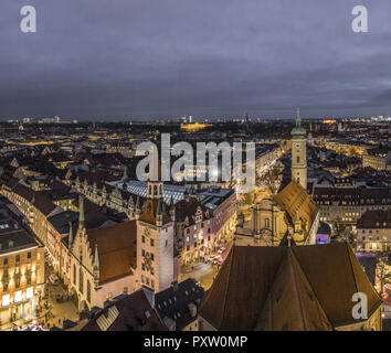 Blick auf München bei Nacht Stockfoto