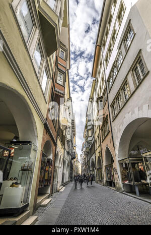 Portici in Bozen Laubengasse Stockfoto