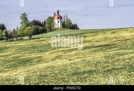 Buschelkapelle in der Nähe von Ottobeuren im Frühjahr, Schwaben, Deutschland Stockfoto