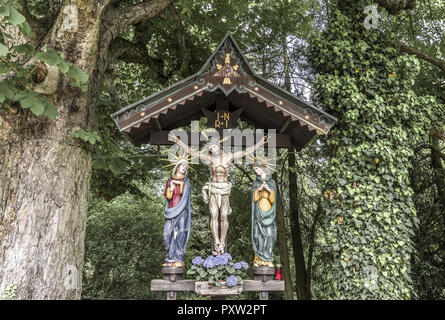 Bildstock, Kruzifix im Salzkammergut, Österreich Stockfoto