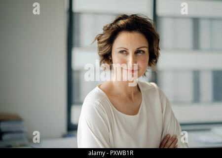 Porträt einer erfolgreichen Geschäftsfrau in Ihrem Büro Stockfoto