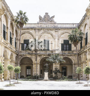 Auberge de Castille, Innenhof, La Valetta, Malta Stockfoto