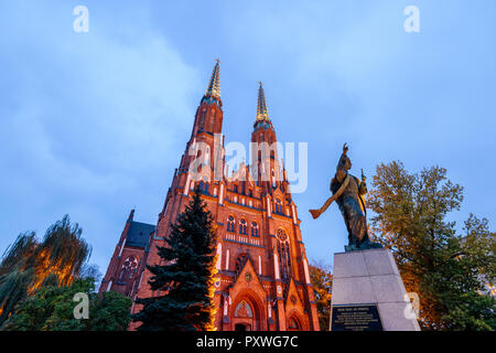 Warschau, Polen - 19. Okt. 2018: Abendlicher Blick von St. Florian's Kathedrale in Warschau Stockfoto