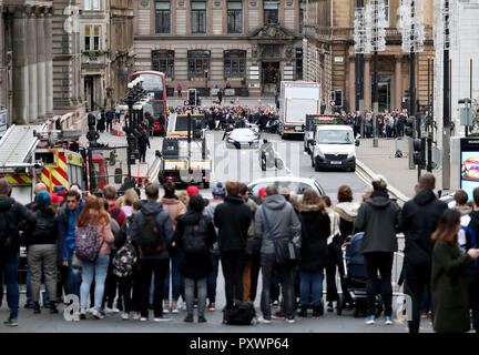 Dreharbeiten für ein Auto Verfolgungsjagd mit einem McLaren Sportwagen und Motorräder findet in Glasgow City Centre, für einen neuen schnellen und wütenden Franchise Film. Stockfoto