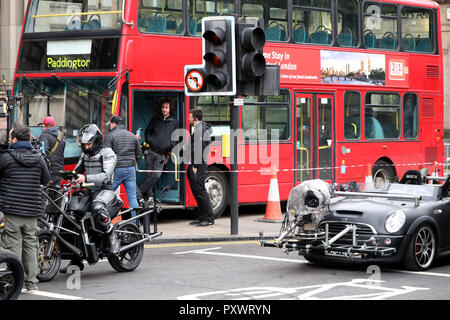 Dreharbeiten für ein Auto Verfolgungsjagd mit einem McLaren Sportwagen und Motorräder findet in Glasgow City Centre, für einen neuen schnellen und wütenden Franchise Film. Stockfoto