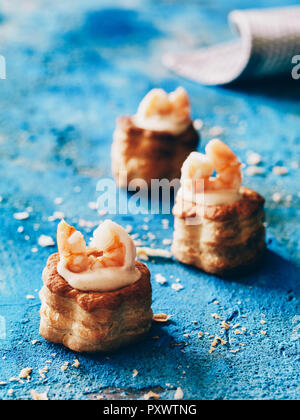 Vol-au-vents mit Garnelen Stockfoto