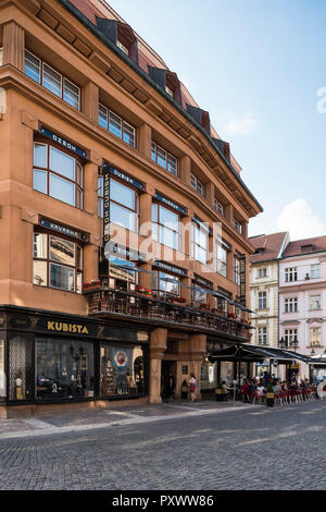 Prag. Der Tschechischen Republik. Haus der Schwarzen Madonna, kubistische Gebäude von Josef Gočár 1911-1912. Das Gebäude beherbergt das Museum des tschechischen Kubismus Stockfoto