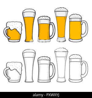 Gläser Bier mit Kranz von Hopfen Vintage Gravur Illustration für Web, Plakat, Einladung zur Party. Hand gezeichnet Design Element auf Weiß isoliert Stockfoto