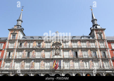 Die barocken und neoklassischen Baker's House (Casa de La Panaderia) Gebäude auf dem Hauptplatz (Plaza Mayor) von Madrid, Spanien Stockfoto