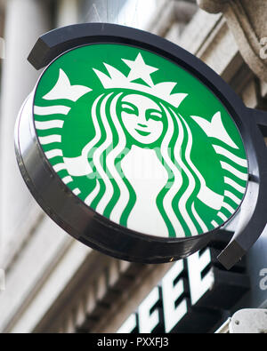 Starbucks Coffee Shop. Unterzeichnen. Stockfoto