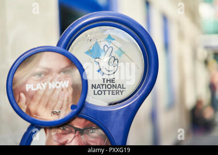 Die Nationale Lotterie - Schild Shop Stockfoto