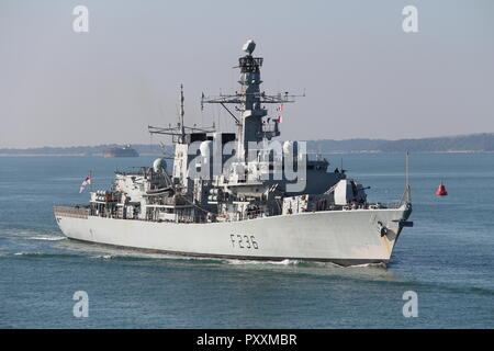 Die Royal Navy Typ 23 Fregatte HMS Montrose kommt in Portsmouth, Großbritannien am 25. Juli 2018 Stockfoto