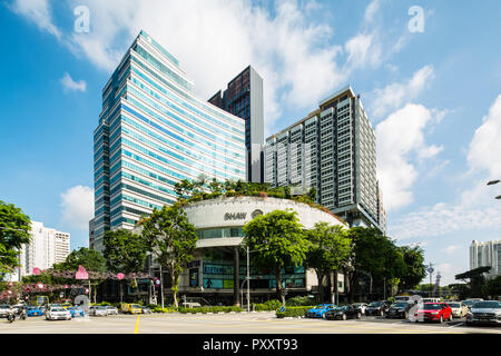 Blick auf Einkaufszentren und Bürogebäude in Orchard Road, District 9, Singapur. Stockfoto