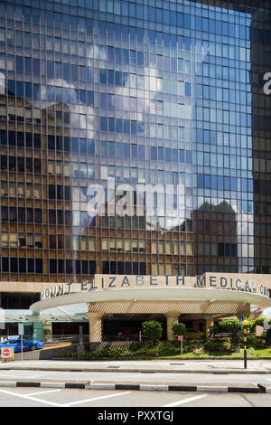 Mount Elizabeth Medical Center (MEMC) wurde 1979 gebaut und hatte Erweiterung des Bausteins unterzogen, Singapur. Stockfoto