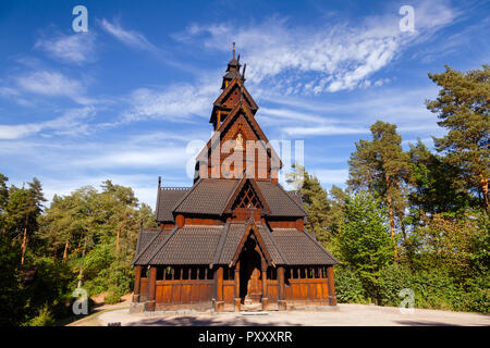 Holz- Gol Stabkirche (Gol Stavkyrkje) in den Norwegischen Museum für Kulturgeschichte an der Halbinsel Bygdoy in Oslo, Norwegen, Skandinavien rekonstruiert Stockfoto