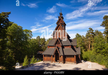 Holz- Gol Stabkirche (Gol Stavkyrkje) in den Norwegischen Museum für Kulturgeschichte an der Halbinsel Bygdoy in Oslo, Norwegen, Skandinavien rekonstruiert Stockfoto