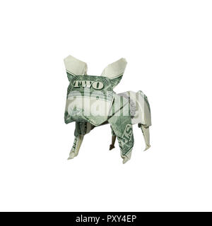 Geld Origami BULLDOGGE Hund gefaltet mit echten zwei Dollarschein isoliert auf weißem Hintergrund Stockfoto