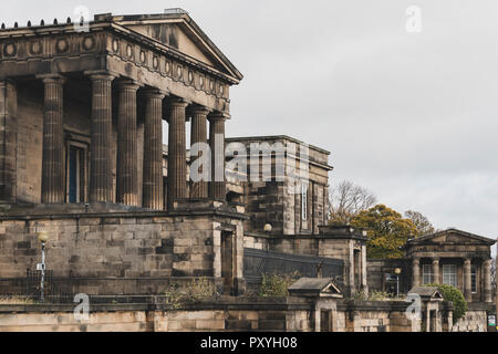 Außenansicht des ehemaligen Alten Royal High School auf dem Calton Hill, Edinburgh, Schottland, Großbritannien. Stockfoto