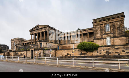 Außenansicht des ehemaligen Alten Royal High School auf dem Calton Hill, Edinburgh, Schottland, Großbritannien. Stockfoto