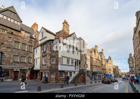 Anzeigen von John Knox Haus und der historischen Royal Mile in Edinburgh Old Town in Edinburgh, Schottland, Großbritannien. Stockfoto