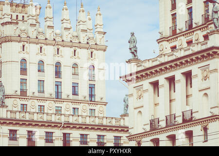 Detaillierte Ansicht der Tore von Minsk. Sowjetischen Erbe. Das Wahrzeichen der Stadt. Station Square. Minsk. Belarus. Stockfoto