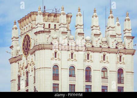 Detaillierte Ansicht der Tore von Minsk. Sowjetischen Erbe. Das Wahrzeichen der Stadt. Station Square. Minsk. Belarus. Stockfoto