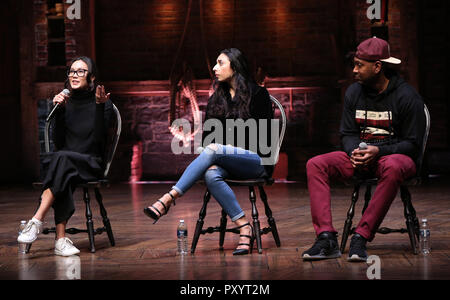 Sabrina Imamura, Lauren Boyd und Bryan Terrell Clark besucht die Cast Q&A während der Rockefeller Foundation und die Gilder Lehrman Institut der amerikanischen Geschichte High School Student # EduHam Matinee der "Hamilton" im Richard Rodgers Theatre am Oktober 24, 2018 in New York City gefördert. Quelle: Walter McBride/MediaPunch Stockfoto