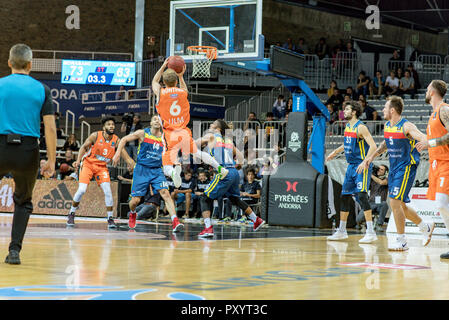 Andorra. 24. Oktober, 2018. Pro Gunther wirft auf den Korb für Ratiopharma Ulm. EURO CUP Spiel zwischen Morabanc Andorra BC und Ratiopharm Ulm an Poliesportiu d'Andorra Stadion am 24. Oktober 2018 in Andorra La Vella. Stockfoto