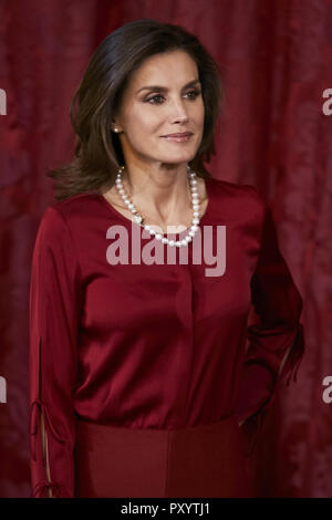 Madrid, Spanien. 24 Okt, 2018. Queen Letizia von Spanien kümmert sich um deutsche Präsident Frank-Walter Steinmeier Besuch in Spanien im Royal Palace in Madrid. Credit: LEGAN S. Mace/SOPA Images/ZUMA Draht/Alamy leben Nachrichten Stockfoto