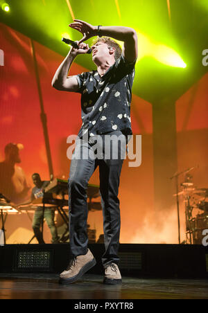 Juli 28, 2018 - Raleigh, North Carolina; USA - Musiker CHARLIE PUTH führt Leben, wie seine Tour 2018 macht Halt an der Küste Credit Union Musik Park in Walnut Creek in Raleigh Copyright 2018 Jason Moore befindet. Credit: Jason Moore/ZUMA Draht/Alamy leben Nachrichten Stockfoto