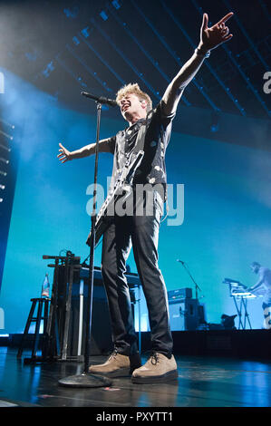 Juli 28, 2018 - Raleigh, North Carolina; USA - Musiker CHARLIE PUTH führt Leben, wie seine Tour 2018 macht Halt an der Küste Credit Union Musik Park in Walnut Creek in Raleigh Copyright 2018 Jason Moore befindet. Credit: Jason Moore/ZUMA Draht/Alamy leben Nachrichten Stockfoto