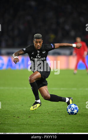 Paris, Frankreich. 24 Okt, 2018. Presnel Kimpembe der PSG während der UEFA Champions League Gruppe C Übereinstimmung zwischen Paris Saint-Germain 2-2 SSC Napoli im Parc des Princes in Paris, Frankreich, 24. Oktober 2018. Credit: Takamoto Tokuhara/LBA/Alamy leben Nachrichten Stockfoto