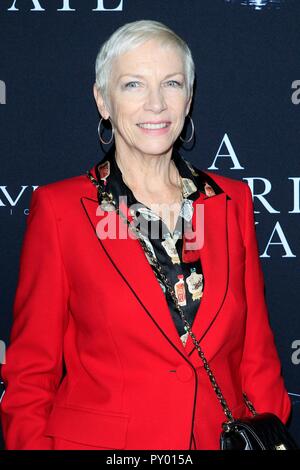 Los Angeles, CA, USA. 24 Okt, 2018. Annie Lennox in der Ankunftshalle für einen privaten Krieg Premiere, Samuel Goldwyn Theater, Los Angeles, CA 24. Oktober 2018. Credit: Priscilla Grant/Everett Collection/Alamy leben Nachrichten Stockfoto