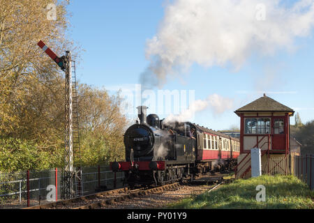 Cambridgeshire, Großbritannien. 25. Oktober 2018. Tank Motor 47406, eines von neun Überlebende' Lokomotiven Jinty' besucht die Nene Valley Railway Half Term Dampfzüge auf der beliebte Touristenattraktion zu schleppen. Credit: Andrew Plummer/Alamy leben Nachrichten Stockfoto