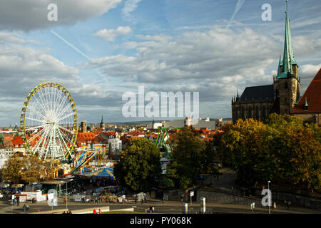 Blick vom Petersberg auf dem Domplatz in Erfurt. Stockfoto