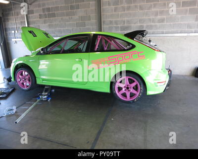 Ford Focus RS Mk2 für den Einsatz in Donnington Park Rennstrecke in der Boxengasse Garagen an der RS Owners Club National Day 2017 gezeigt vorbereitet Stockfoto