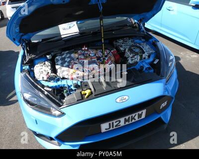 Ford Focus RS Mk3 in Donnington Park Rennstrecke an der RS Owners Club National Day 2017 modifizierte Motor bay gezeigt Stockfoto