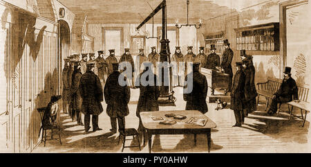 Boston, Massachusetts, USA 1859 - Morgen roll call in der lokalen Polizeistation Stockfoto