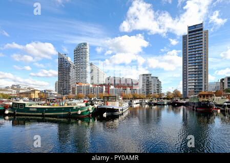 Poplar Dock Marina, Isle of Dogs, Canary Wharf London Docklands England Großbritannien Stockfoto