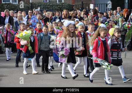 Moskau, Russland - 1. September. 2015 Schülerinnen und Schüler am ersten Schultag auf dem Festival. Stockfoto