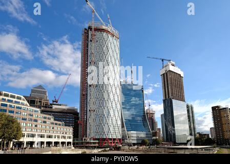 Neubau von Büro- und Wohngebäuden Türme an der Canary Wharf, Docklands London England Großbritannien Stockfoto